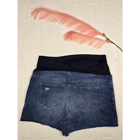 Isabel Maternity Crossover Panel Cut off Shorts Size 17 - Picture 2 of 3